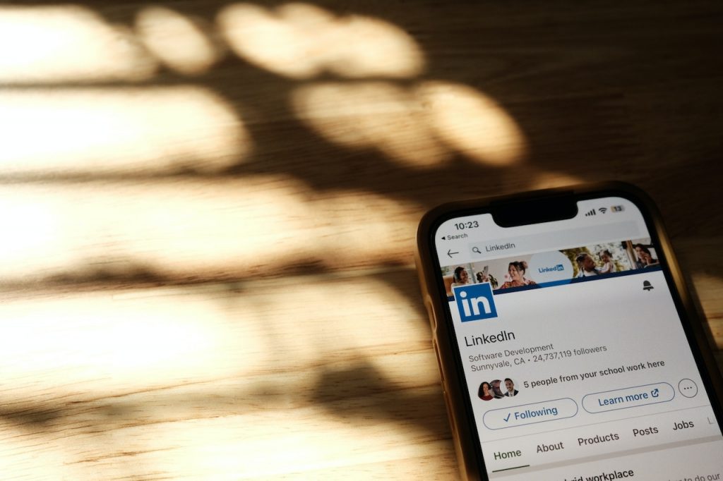 5 mistakes keeping you from finding a job via Linkedin